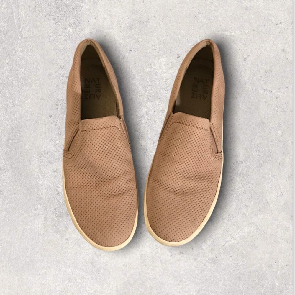 : : Naturalizer Fashion Comfort Leather Mesh Pattern Sneakers : - Picture 2 of 10